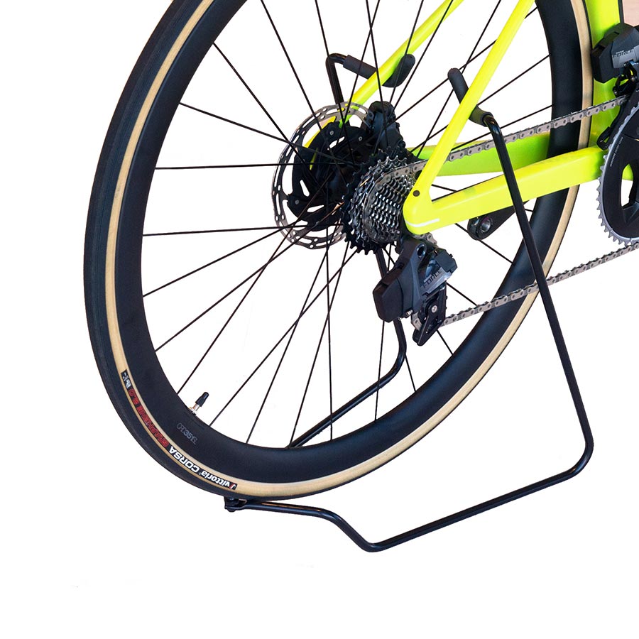 Minoura DS-90TSF Floor Stand, Bikes: 1, On the floor